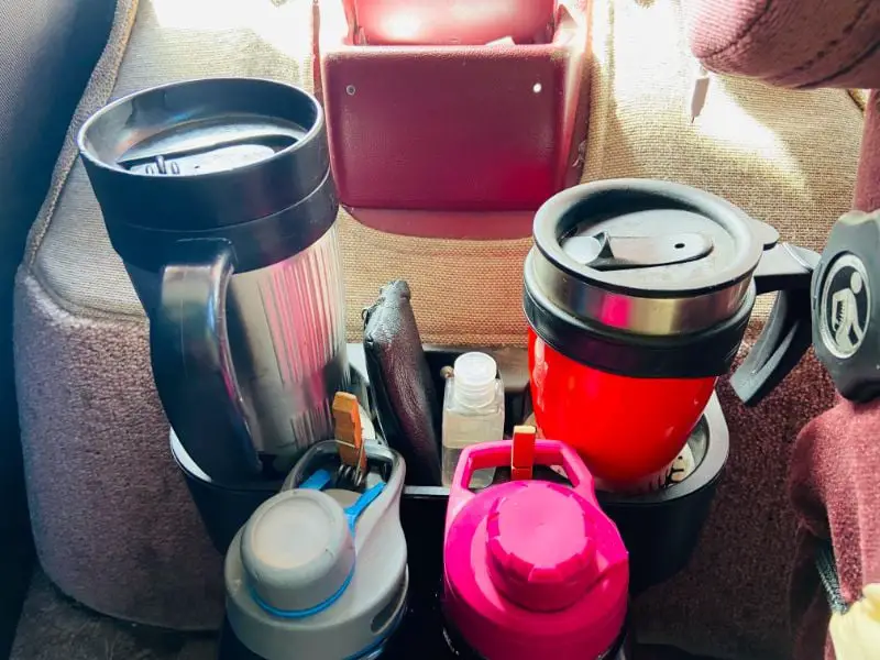 10 trucos GENIUS para autocaravanas y consejos para la vida en furgonetas (menos de $ 10) 10 trucos GENIUS para autocaravanas y consejos para la vida en furgonetas (menos de $ 10)