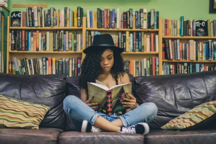 Cómo cobrar por leer libros Cómo cobrar por leer libros