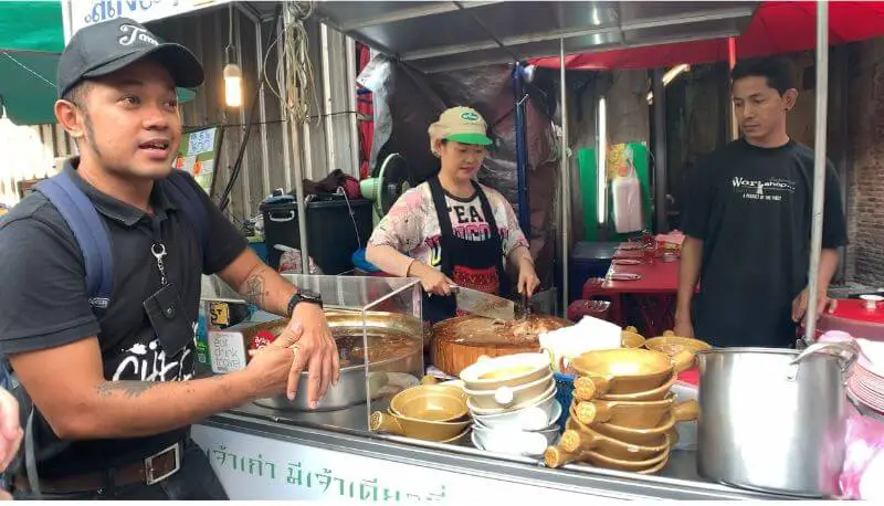 Dónde encontrar la mejor comida callejera en Bangkok en 2023 [Chinatown Edition]