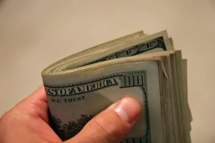 Cómo ganar $2,400 rápidamente: 9 mejores métodos Cómo ganar $2,400 rápidamente: 9 mejores métodos