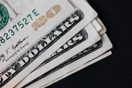 Cómo ganar $300 rápidamente siendo adolescente: 9 consejos inteligentes Cómo ganar $300 rápidamente siendo adolescente: 9 consejos inteligentes