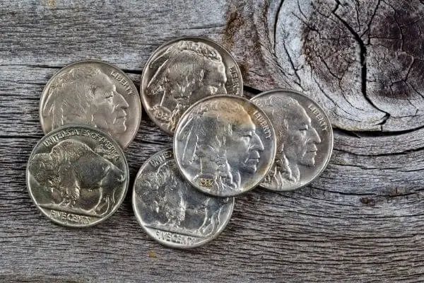 Vivir con tacañería: 10 consejos para alcanzar sus objetivos financieros y ahorrar dinero Vivir con tacañería: 10 consejos para alcanzar sus objetivos financieros y ahorrar dinero