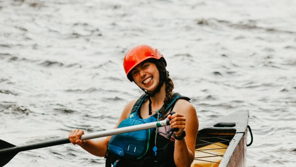 Cómo convertirse en guía de canoas de aguas bravas
