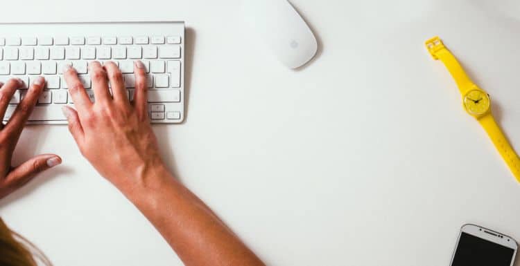 Cómo iniciar su propio blog (que genera $$$) Cómo iniciar su propio blog (que genera $$$)