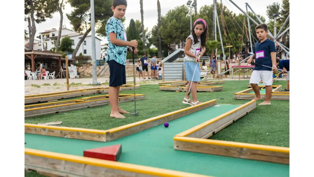 Negocio de minigolf cubierto | ¡Una (completa) nueva oportunidad para explorar!