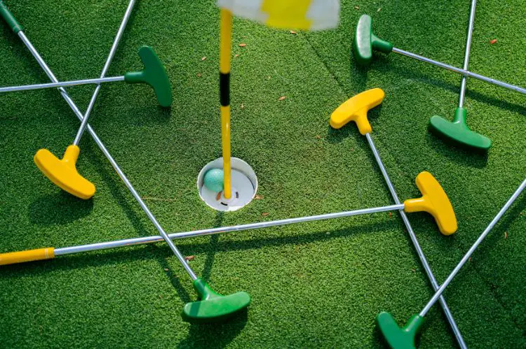 Negocio de minigolf cubierto | ¡Una (completa) nueva oportunidad para explorar! Negocio de minigolf cubierto | ¡Una (completa) nueva oportunidad para explorar!
