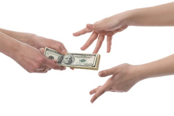 Tres tipos de fuentes de ingresos que necesita conocer Tres tipos de fuentes de ingresos que necesita conocer