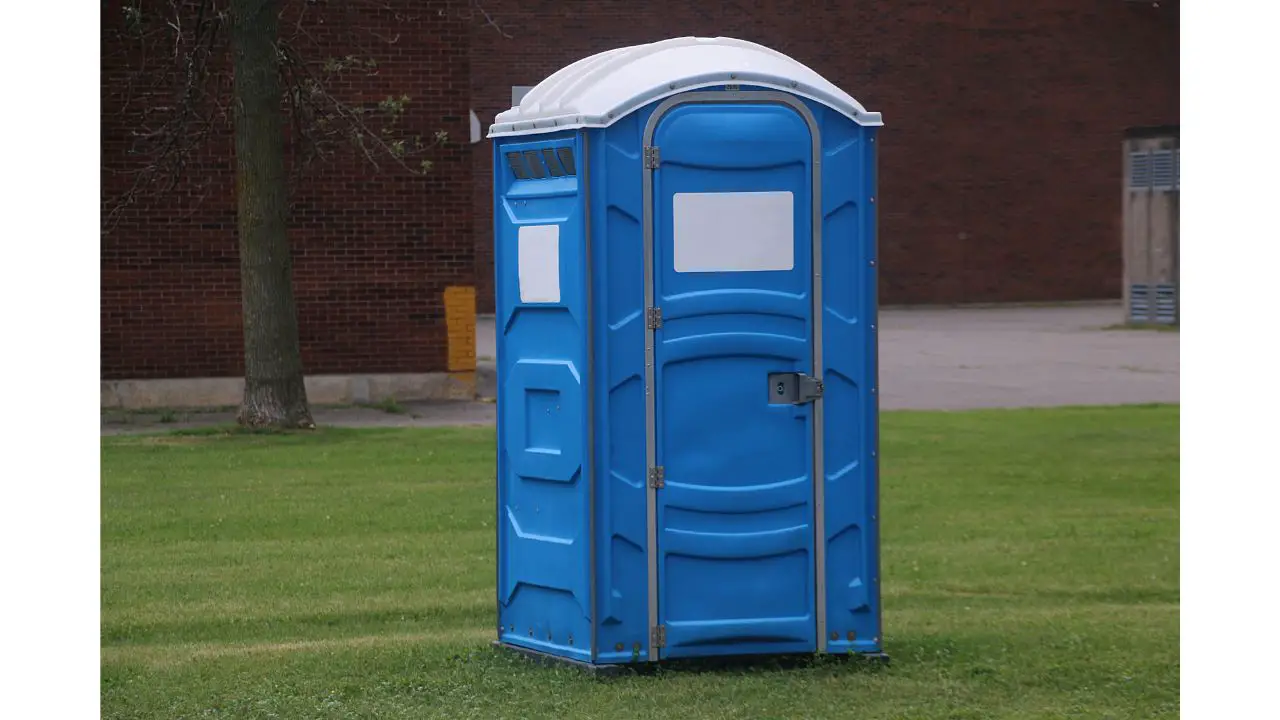 Cómo iniciar un negocio de alquiler de inodoros portátiles (Porta Potty).