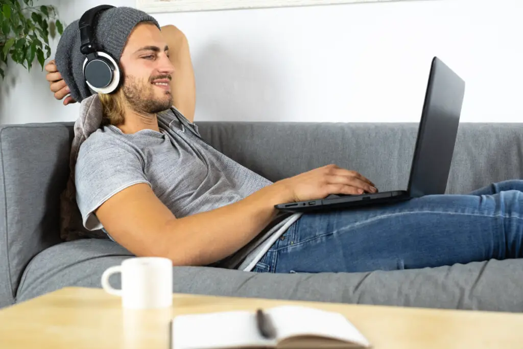 Pros y contras de un asistente virtual (¡charla real!) Pros y contras de un asistente virtual (¡charla real!)