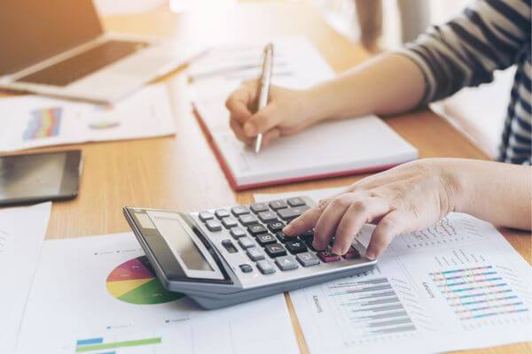 $34,000 al año ¿cuánto es una hora? ¿Buen salario o no? $34,000 al año ¿cuánto es una hora? ¿Buen salario o no?