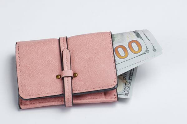 ¿Cuánto efectivo debo tener en mi billetera? [Complete Guide] Tener dinero en efectivo contigo