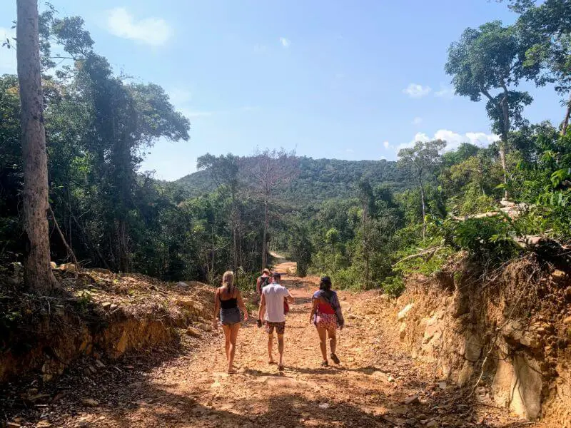 Lazy Beach Koh Rong Samloem: una guía ÉPICA + consejos de expertos (2022)