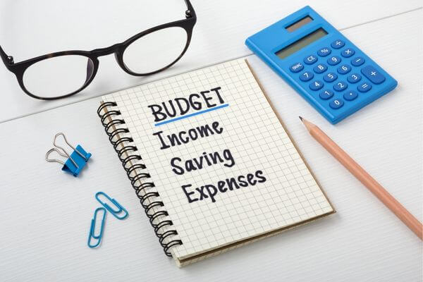 $49,000 al año ¿cuánto es una hora? ¿Buen salario para vivir? $49,000 al año ¿cuánto es una hora? ¿Buen salario para vivir?