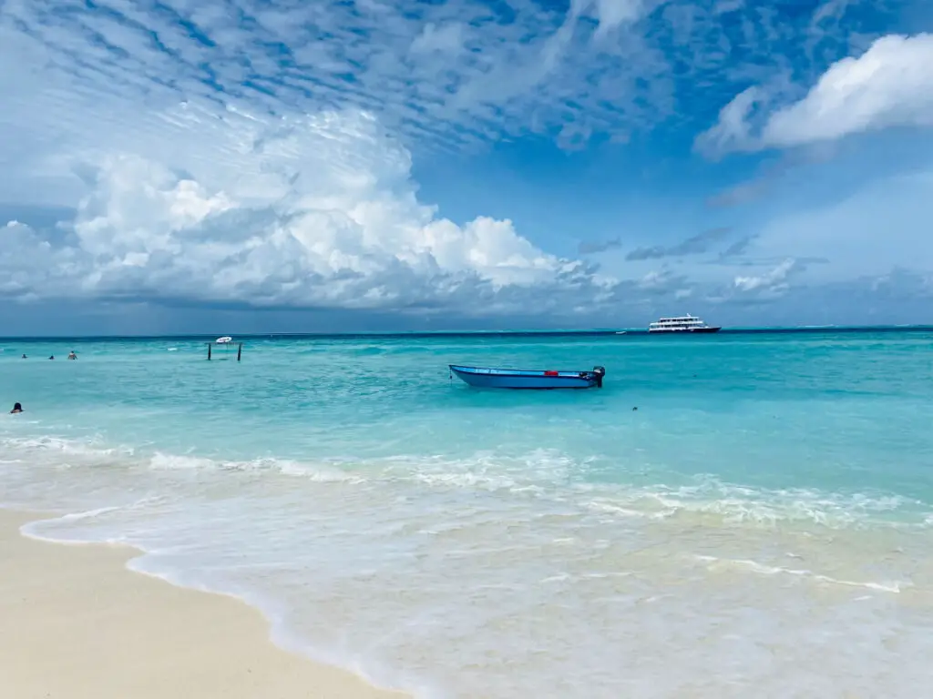 Islas locales de Maldivas: ÚLTIMA guía de viajes para ahorrar dinero (2023) Islas locales de Maldivas: ÚLTIMA guía de viajes para ahorrar dinero (2023)