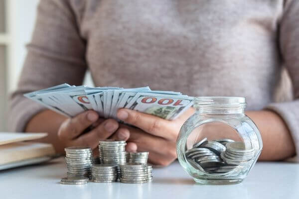 $55,000 al año ¿cuánto es una hora? ¿Buen salario o no? $55,000 al año ¿cuánto es una hora? ¿Buen salario o no?