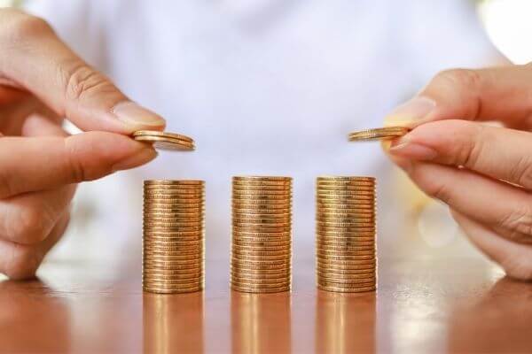 Vivir con tacañería: 10 consejos para alcanzar sus objetivos financieros y ahorrar dinero Vivir con tacañería: 10 consejos para alcanzar sus objetivos financieros y ahorrar dinero