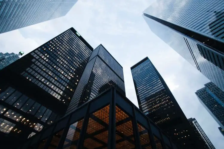 Cómo ganar dinero con bienes raíces: genere riqueza a largo plazo con bienes raíces Cómo ganar dinero con bienes raíces: genere riqueza a largo plazo con bienes raíces