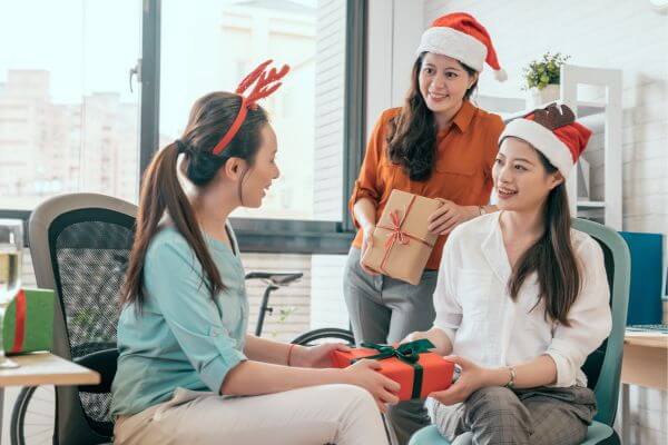 Celebre la Navidad con un presupuesto limitado: 25 formas económicas y creativas Celebre la Navidad con un presupuesto limitado: 25 formas económicas y creativas