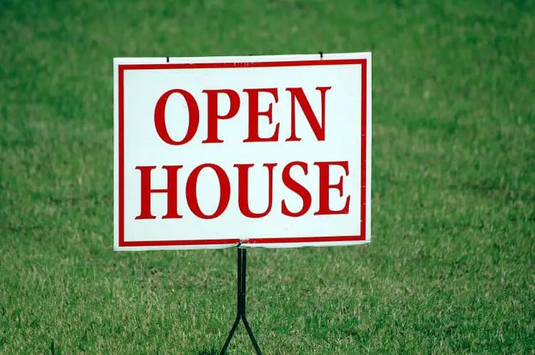 Aquí se explica cómo encontrar excelentes ofertas de bienes raíces fuera de una MLS Aquí se explica cómo encontrar excelentes ofertas de bienes raíces fuera de una MLS
