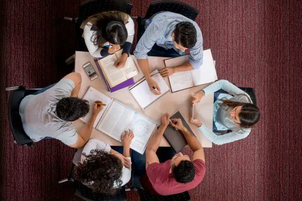 Los mejores negocios en línea y paralelos para estudiantes: ideas para ganar dinero rápido Los mejores negocios en línea y paralelos para estudiantes: ideas para ganar dinero rápido