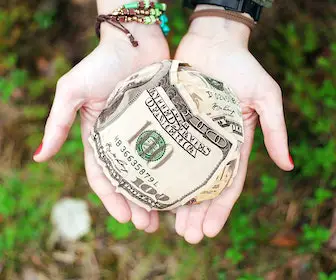 Cómo ganar $15,000 en una semana: 13 métodos auténticos (en línea y fuera de línea) Cómo ganar $15,000 en una semana: 13 métodos auténticos (en línea y fuera de línea)