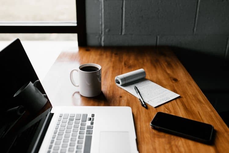 Cómo iniciar su propio blog (que genera $$$) Cómo iniciar su propio blog (que genera $$$)