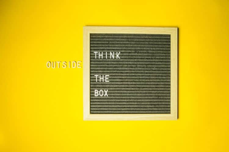 Diez formas comprobadas de pensar fuera de la caja (¡incluso destruir la caja!)