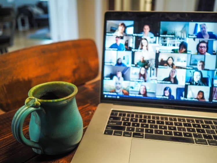 El software de Virtual Summit que necesita para iniciar su conferencia en línea El software de Virtual Summit que necesita para iniciar su conferencia en línea